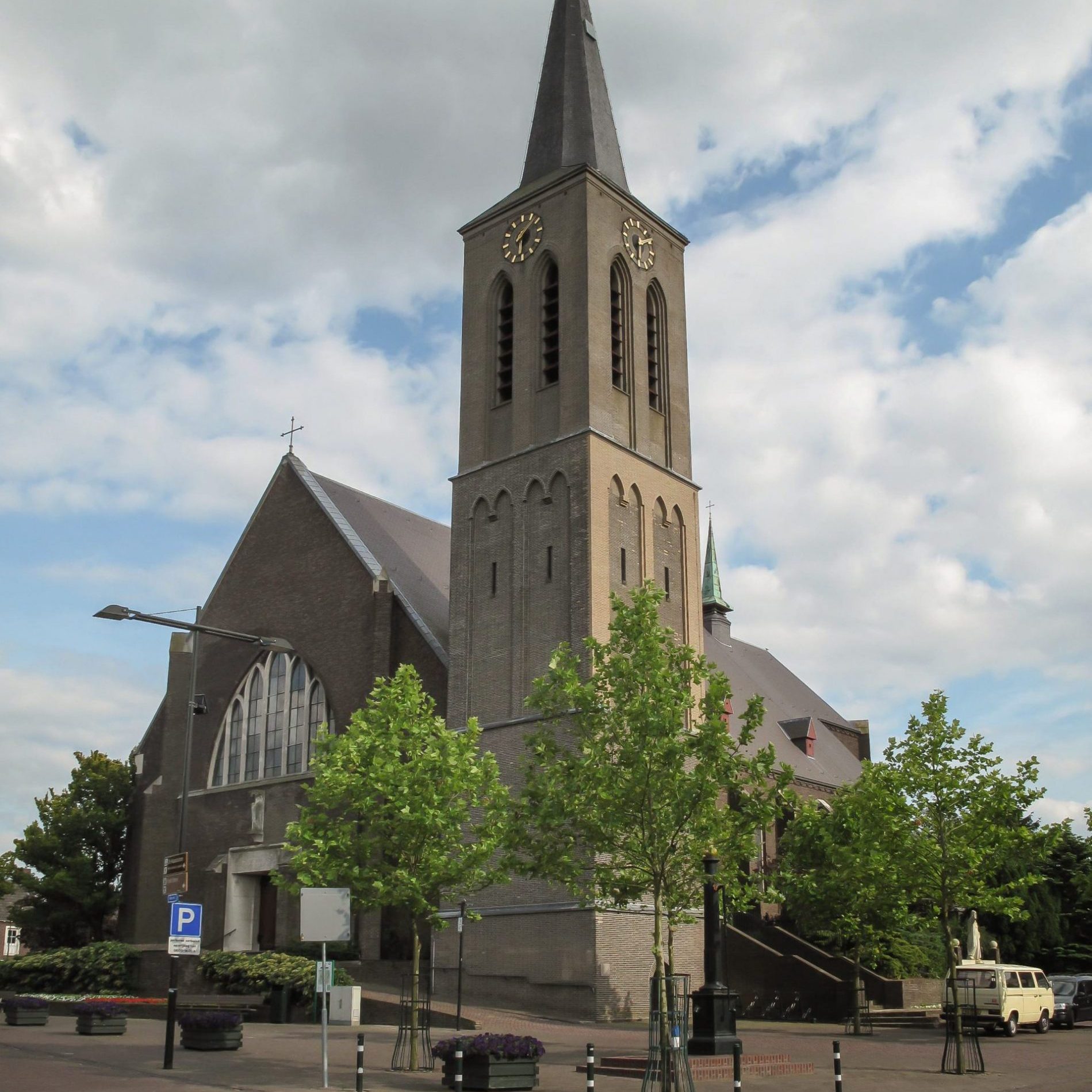 Sint-Andreaskerk in Velden